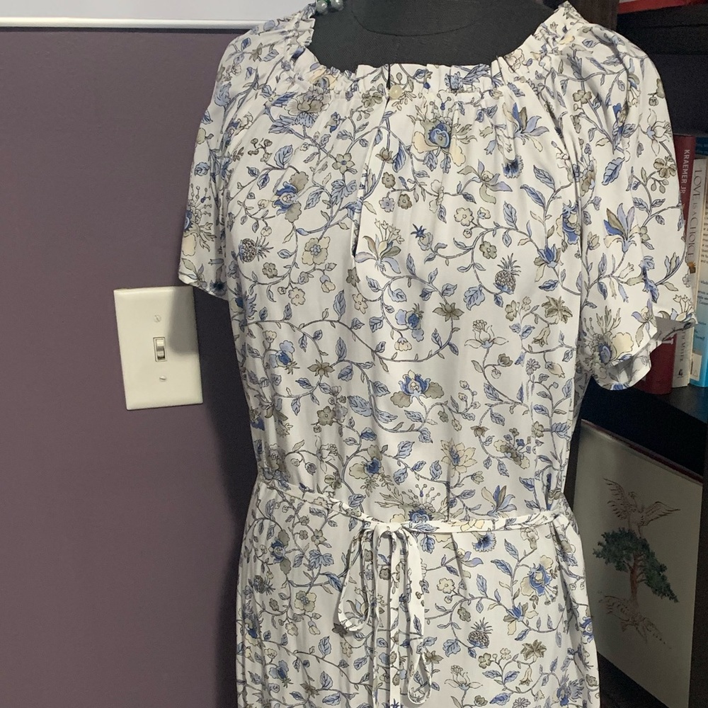 Loft Plus light weight print dress.